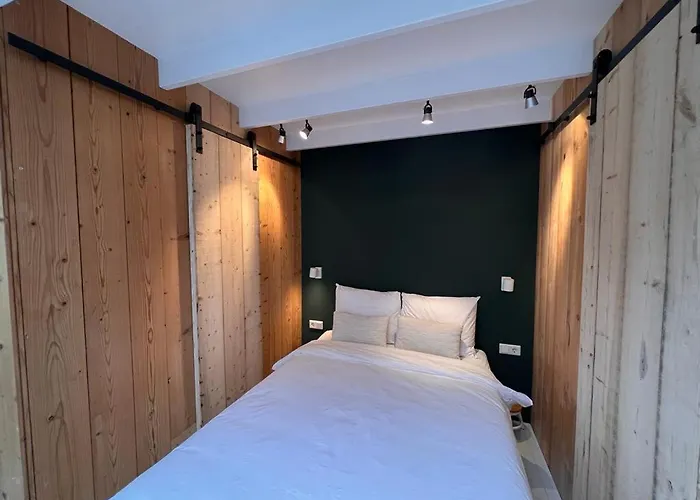 Πανσιόν De Merel