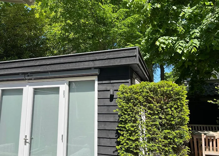 De Merel Πανσιόν