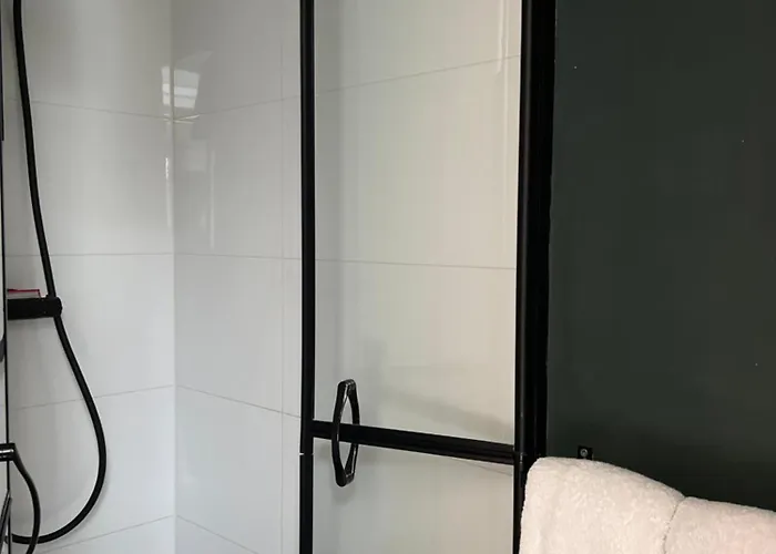 De Merel Πανσιόν 3*